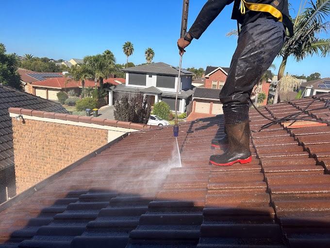 Roof Pressure Cleaning